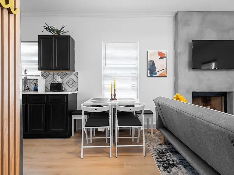 604 Julian St NW — Photo 33