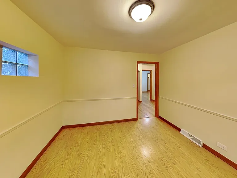 10800 S Tripp Ave — Photo 8
