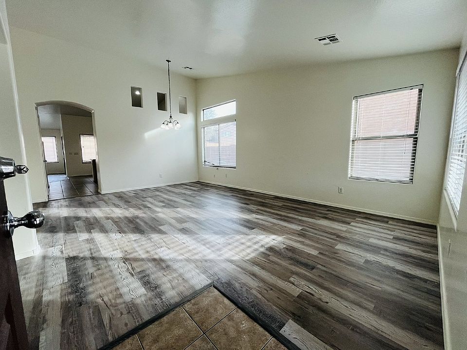 1st image of 6205 S 52nd Ln