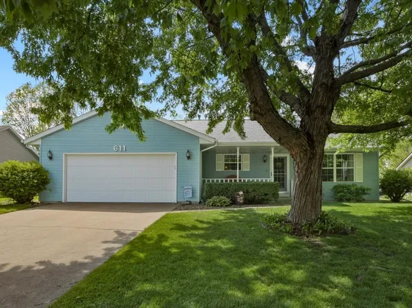 611 Rosewood, Saint Joseph, IL 61873