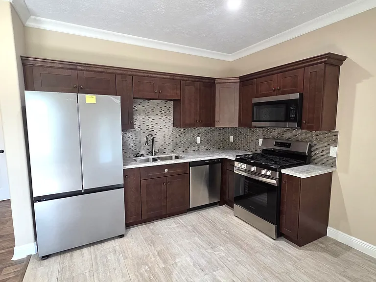450 Jackson St #1 — Photo 3