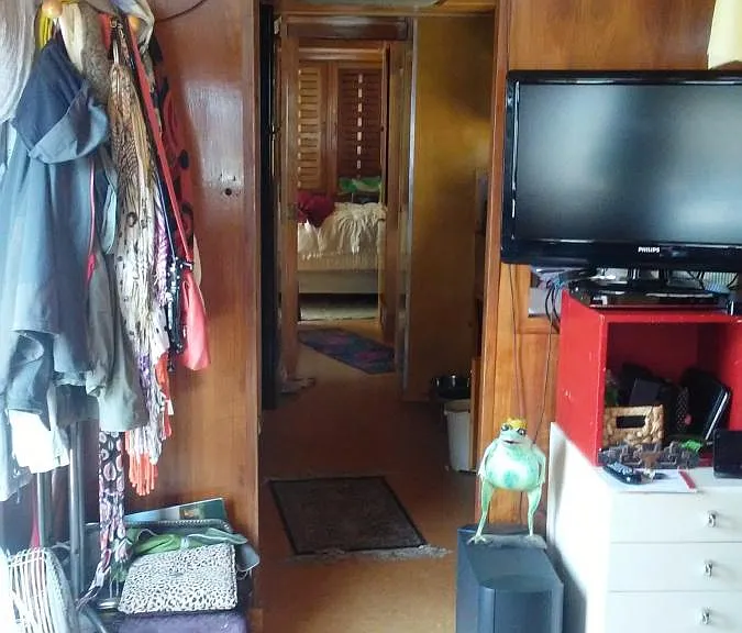 Looking to bedroom