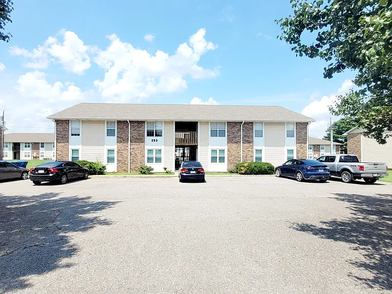 253 White Oak Rd #F — Photo 18