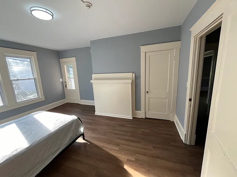 724 S Broad St — Photo 8