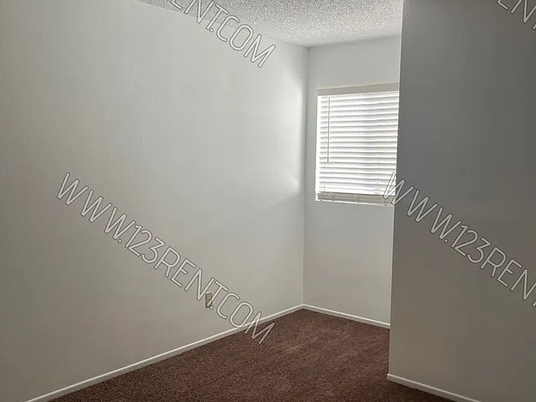 1628 Cactus Dr — Photo 12