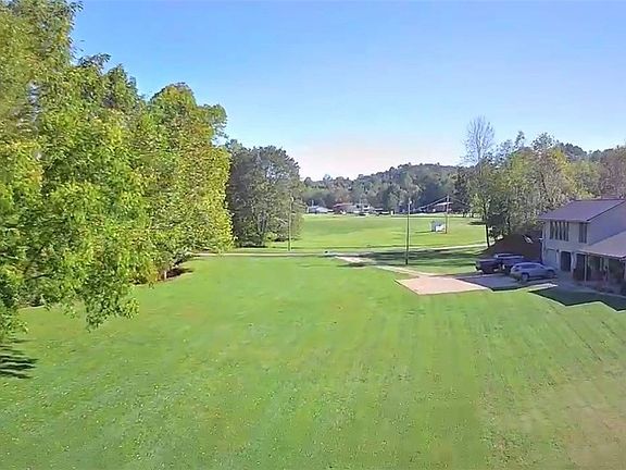 3rd image of 107 Twin Lakes Dr