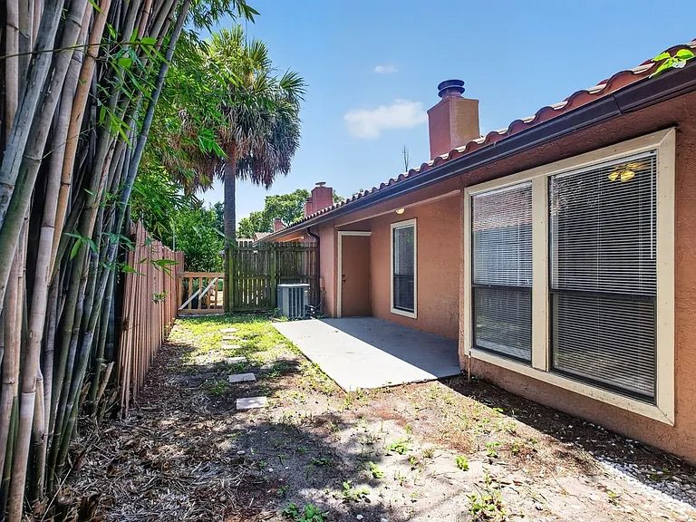 659 Montego Bay Ct — Photo 34