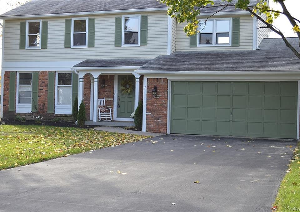 1st image of 7 Old Orchard Cmn