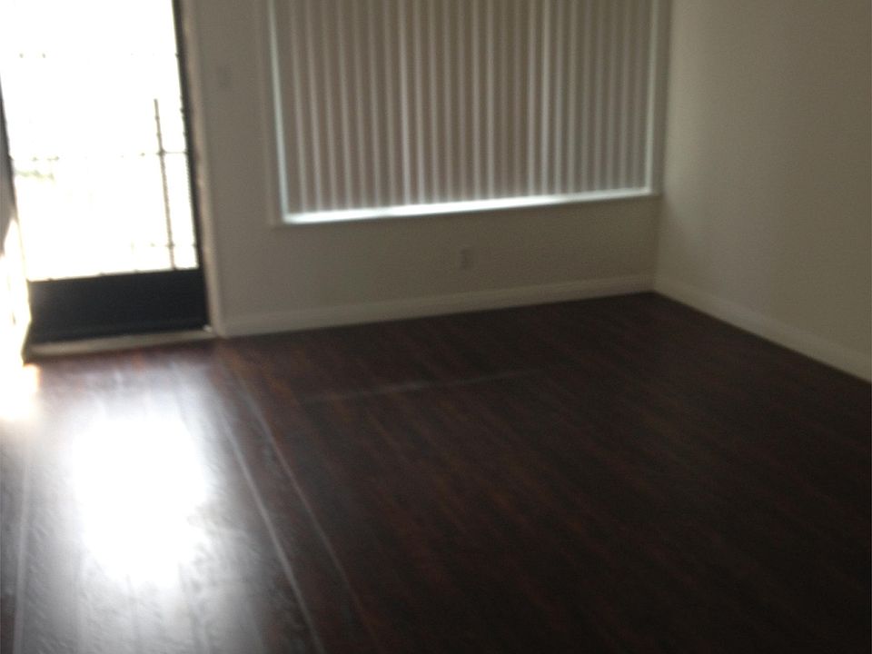 1st image of 386 Temple Ave APT 06