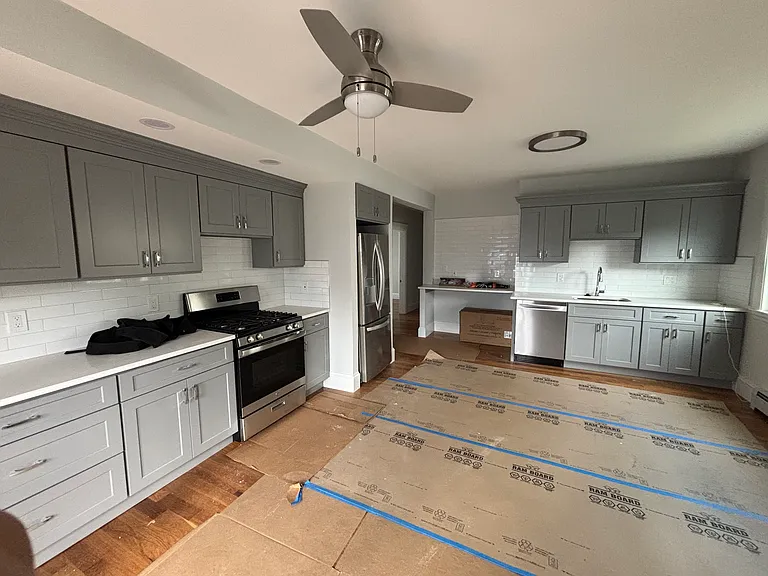 61 Waverly St #1 — Photo 2
