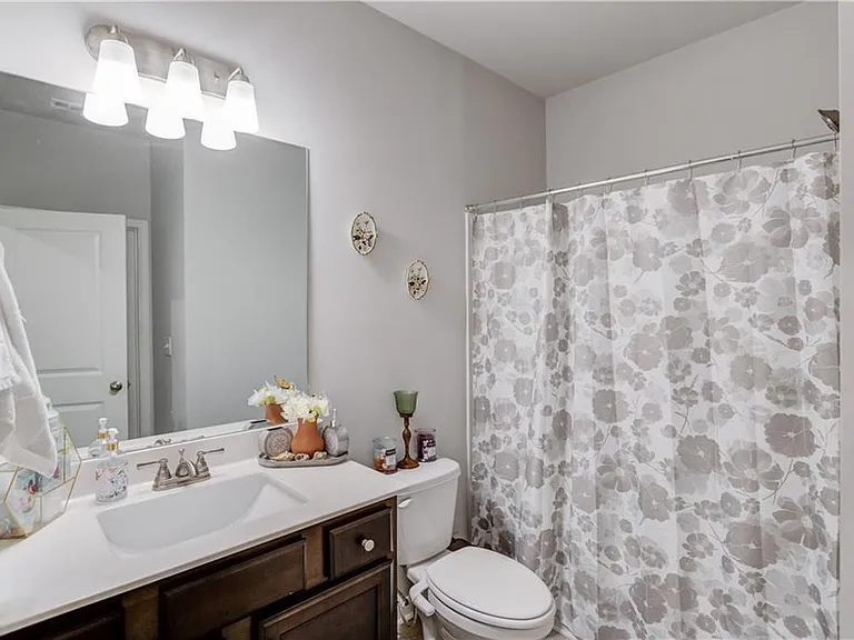 404 Henson Farm Dr — Photo 14