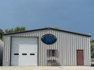 702 8th St, Springfield, SD 57062