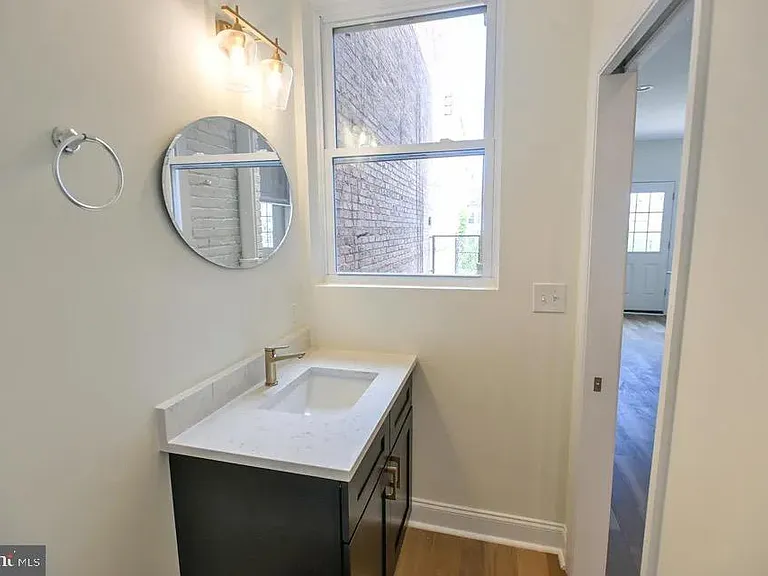 1227 Washington Blvd — Photo 7