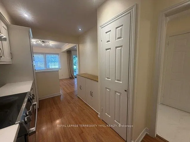 8 Farmstead Rd — Photo 8