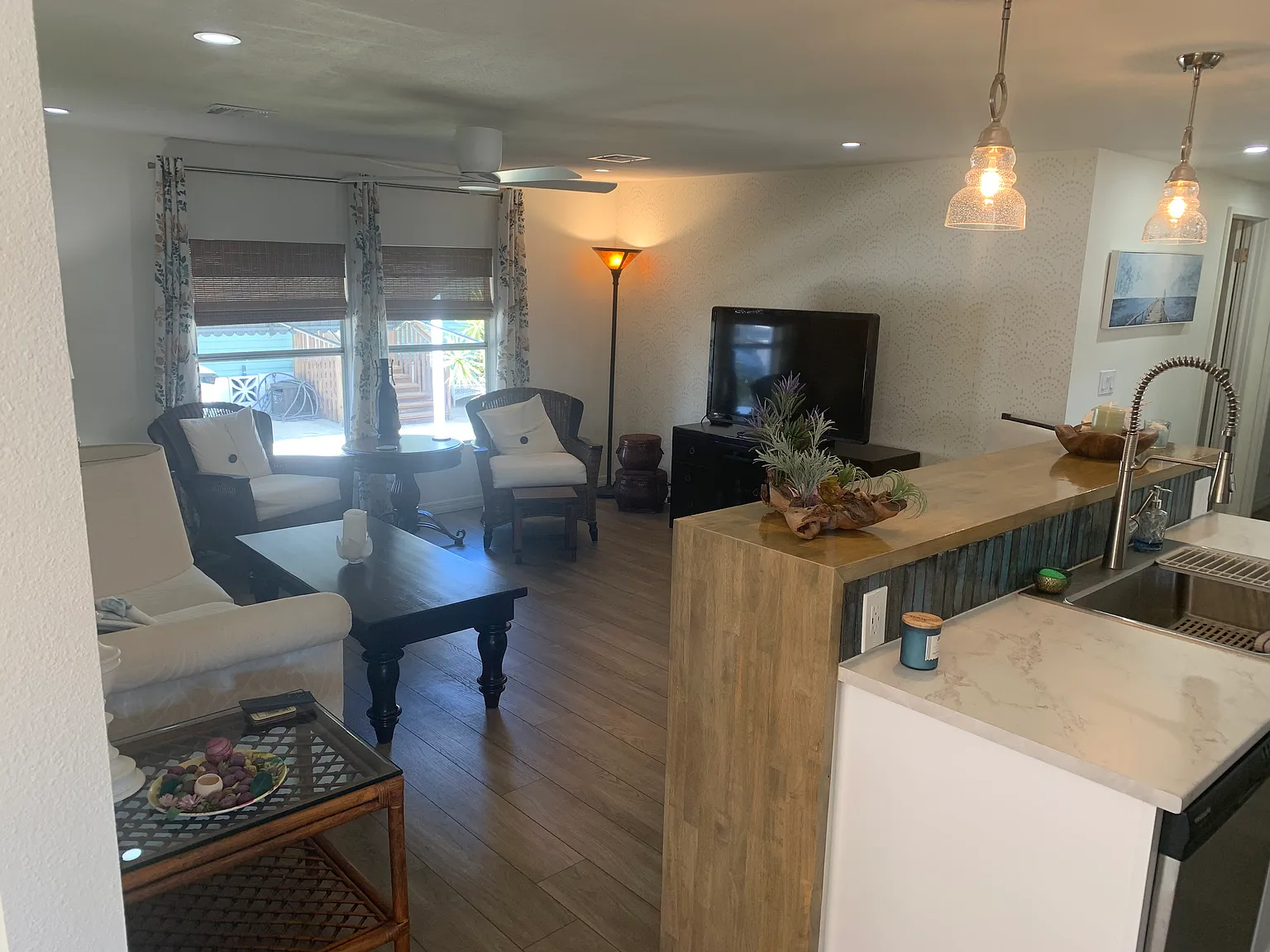 3 bed, 1356 sqft, $2,100 — Photo 4