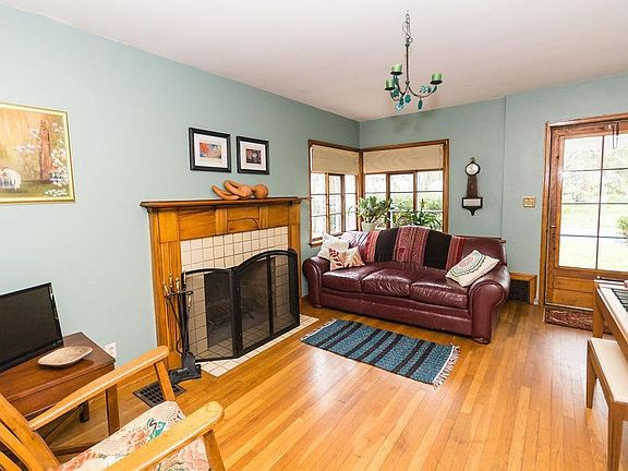 2nd image of 214 Leland Ave