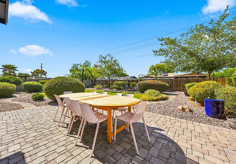 2162 E Concorda Dr — Photo 38