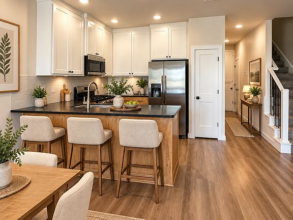 4th image of 618 W 2nd St #100
