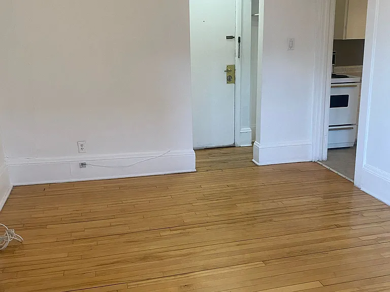 362 Friel St — Photo 72