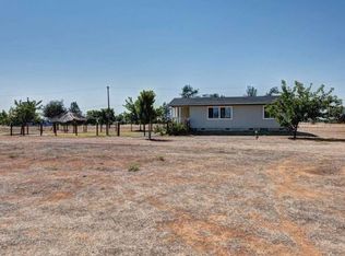 11537 Homestead Ln, Redding, CA 96003