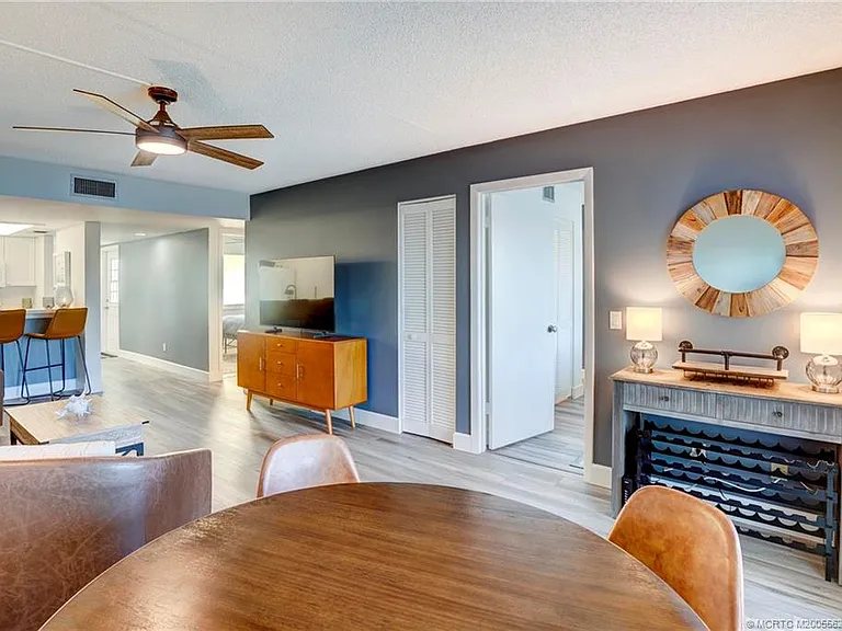 5601 NE Gulfstream Way — Photo 40
