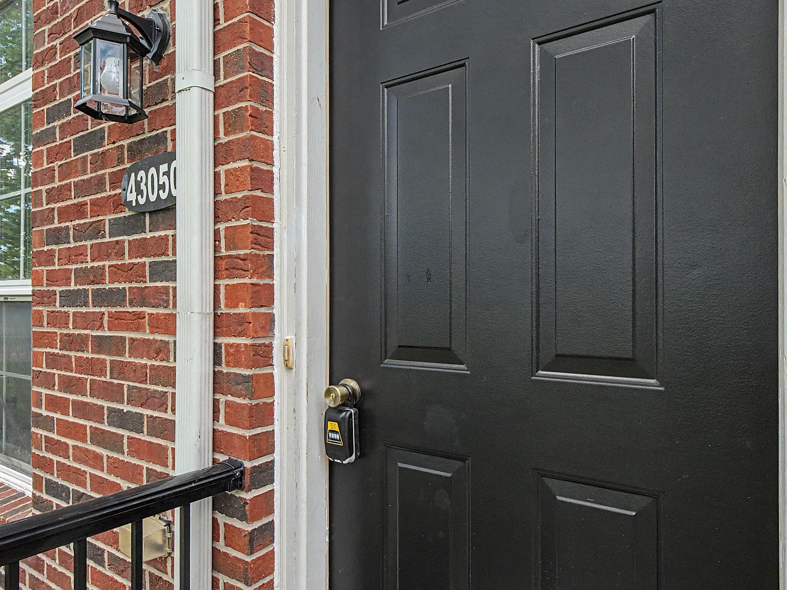 43050 Burlington Drive - 1 — Photo 4