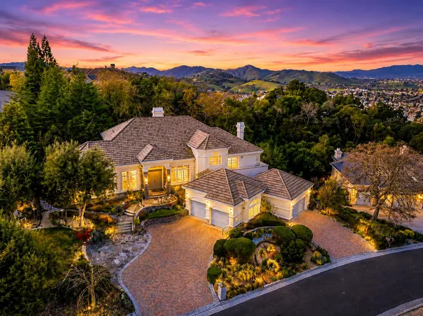 8451 Goldenrod Cir, Gilroy, CA 95020
