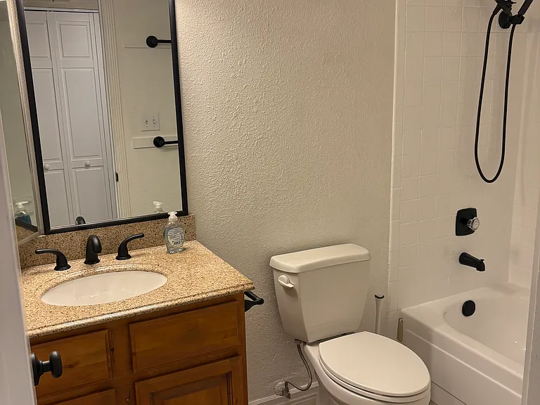 1916 W Jerome Ave #2 — Photo 8