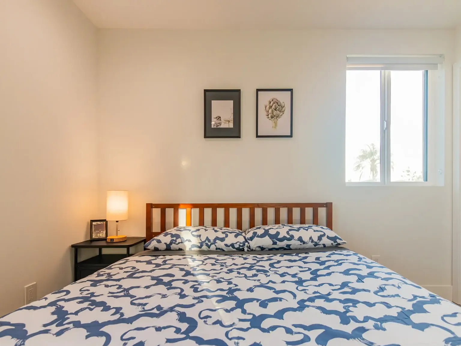 12 bed, 194 sqft, $1,250 — Photo 1