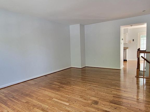 5th image of 12638 Monarch Ct