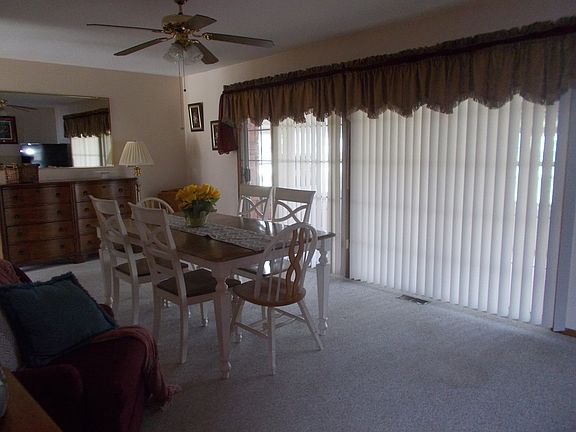 5th image of 950 Toulon Ave