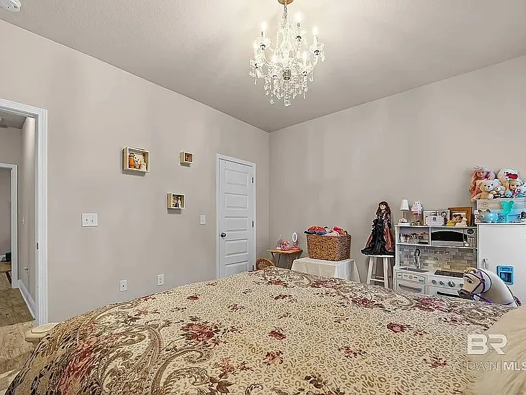 335 Thornhill Cir — Photo 21