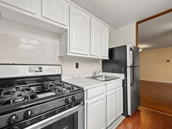 14-23 31st Avenue image 12 of 21