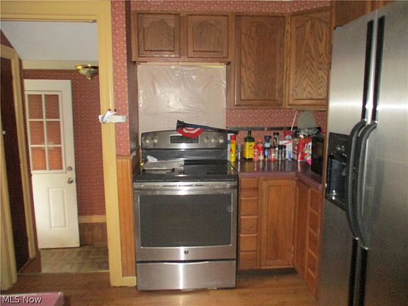 3rd image of 102 Parkgate Ave