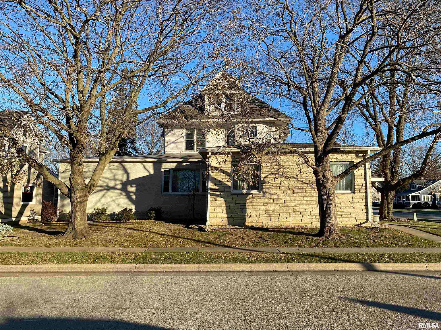 225 E Park St, Geneseo, IL 61254 Zillow