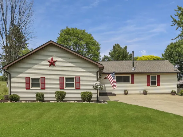 748 Country Club Dr, Howard, OH 43028