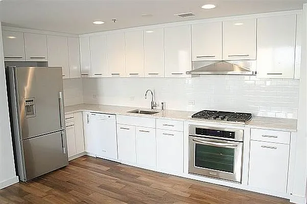 Sold by Hudson Place Realty | media 8