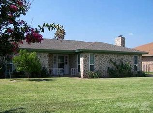 404 Tahiti Dr, Granbury, TX 76048