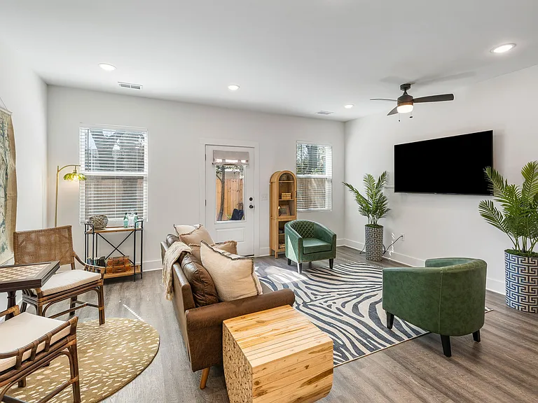 4231 Barnwell Ave — Photo 8