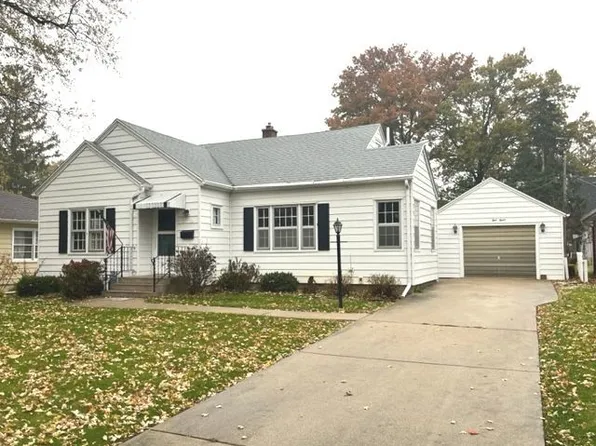312 W 1st St, Mount Morris, IL 61054