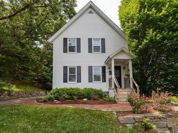 31 Forest Ave, Hudson, MA 01749