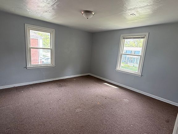 5th image of 1605 Hill St