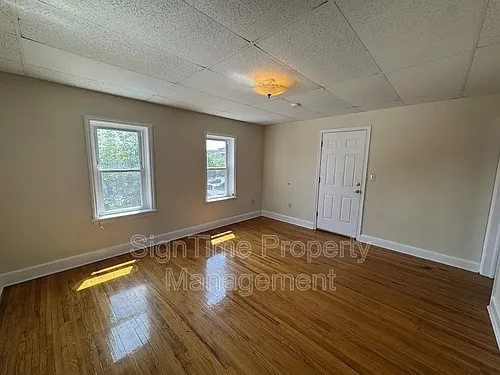 61 E Franklin St #5 Photo 1