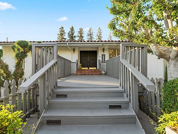 2nd image of 21833 De La Luz Ave
