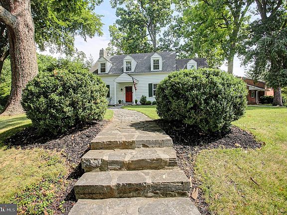 3rd image of 139 Riddle Rd