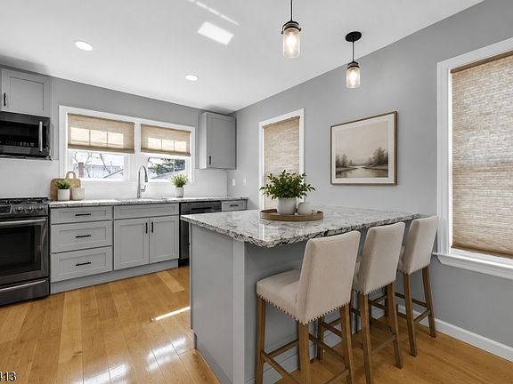 3rd image of 12 Highview Ave
