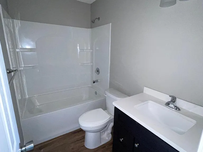 629 S Campbell Ave #B — Photo 7
