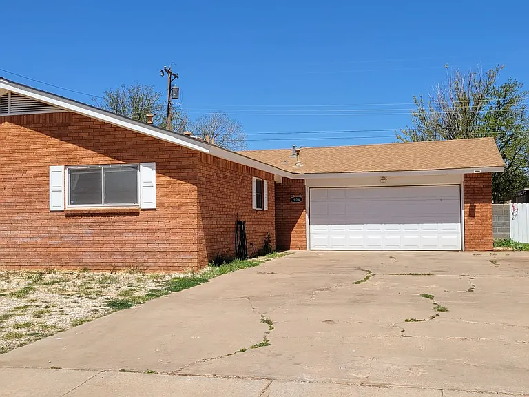 904 John Doe St — Photo 2