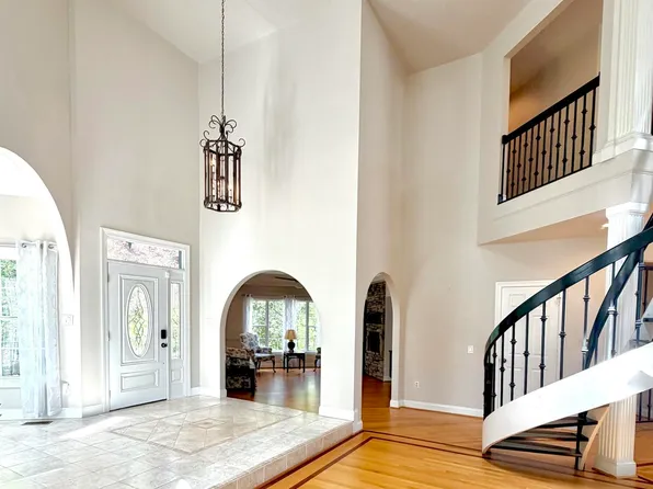 2905 Hunters Bluff Dr, Raleigh, NC 27606