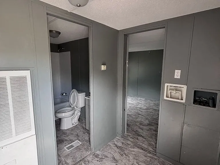 60 Miller Loop Rd — Photo 10